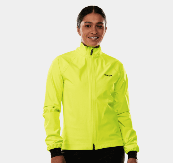 Reach for the Circuit Women's Rain Cycling Jacket when the forecast is questionable. Its ultralight design makes it easy to stow when not needed and a unique water-blocking membrane features a 10,000 mm waterproof and 10,000 g/mm2 breathability rating for elemental protection.